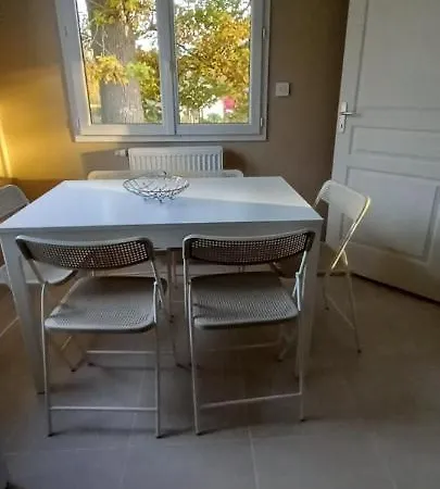 Des 2 Chenes Entre Avenue Verte, Lacs, Piscine Et Casino Holiday home *