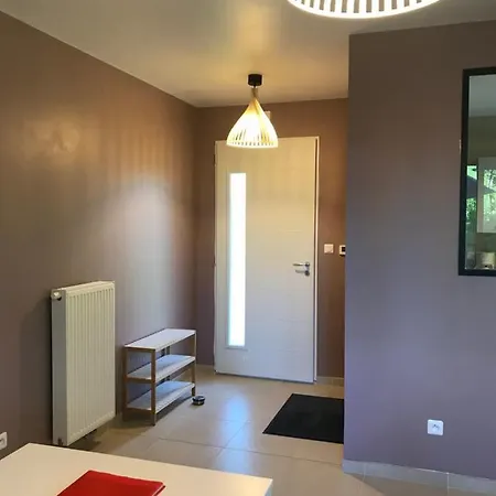 Semesterbostad Des 2 Chenes Entre Avenue Verte, Lacs, Piscine Et Casino Forges-les-Eaux