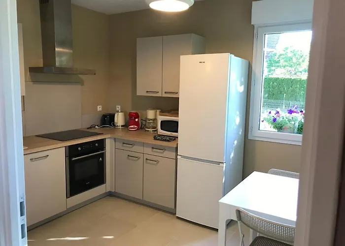 Des 2 Chenes Entre Avenue Verte, Lacs, Piscine Et Casino * Forges-les-Eaux